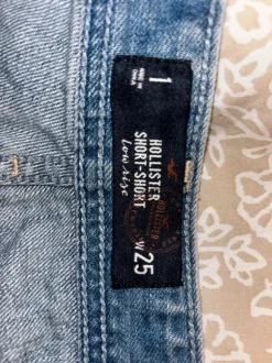 Hollister lowrise shorts med lace detalje på lommerne