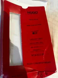 Hugs boss T-shirt medium