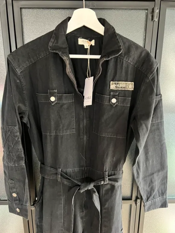 Humble jumpsuit med bindebælte