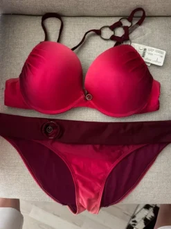 Hunkemøller bikini og sarong