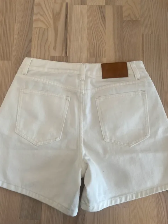 Hvide denim shorts