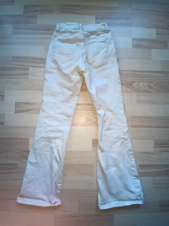Hvide flare jeans