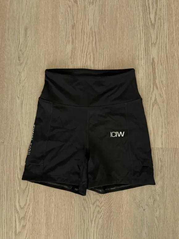 ICIW treenishortsit
