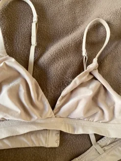 Intimissimi biustonosz basic trójkątny nude natural Emma Superior Comfort modal 70b