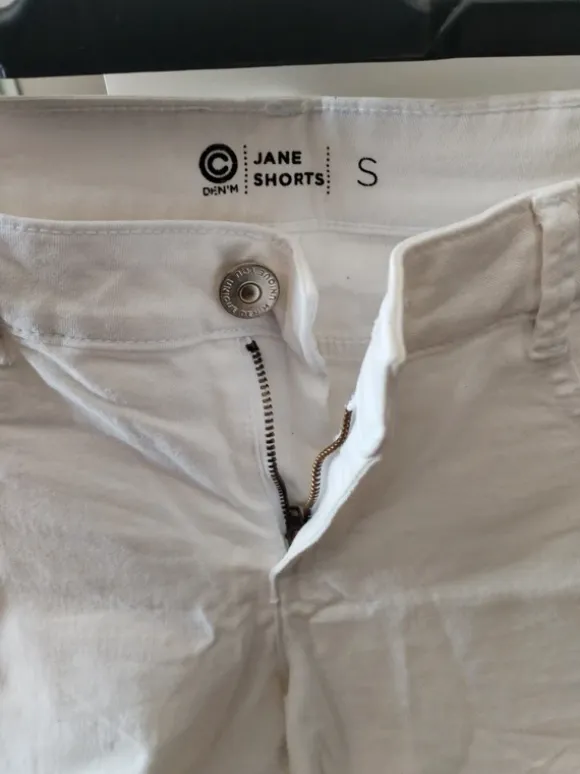 Jane shortsit koko S
