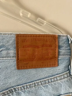 Jeansshorts från Levis W26