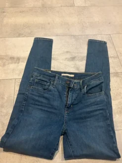 Jeansy LEVIS 27