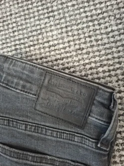 Jeansy Levi's 726 flare wysoki stan dzwony strech W29