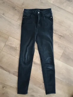Jeansy skinny 36