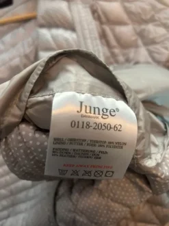 Junge tynd dunjakke