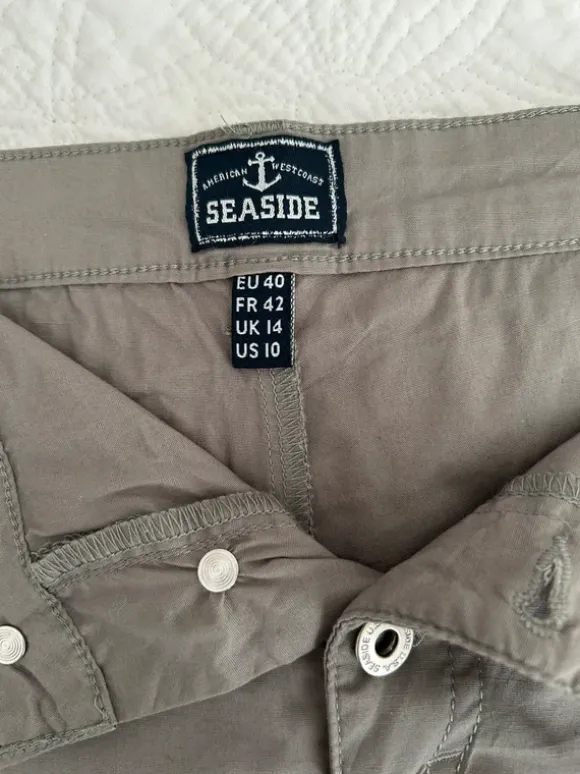 Kakigrön Skort från Seaside strl.40