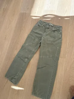 Khaki bukser fra NA-KD