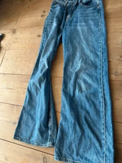 Klassiske blå og behagelige Jeans