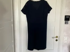 Klänningar typ retro i mycket skön stretchig kvalitet