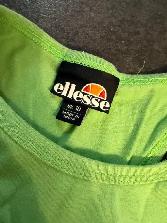 Komplet spodenki + top ellesse