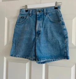 Korkeavyötäröiset Lee-shortsit