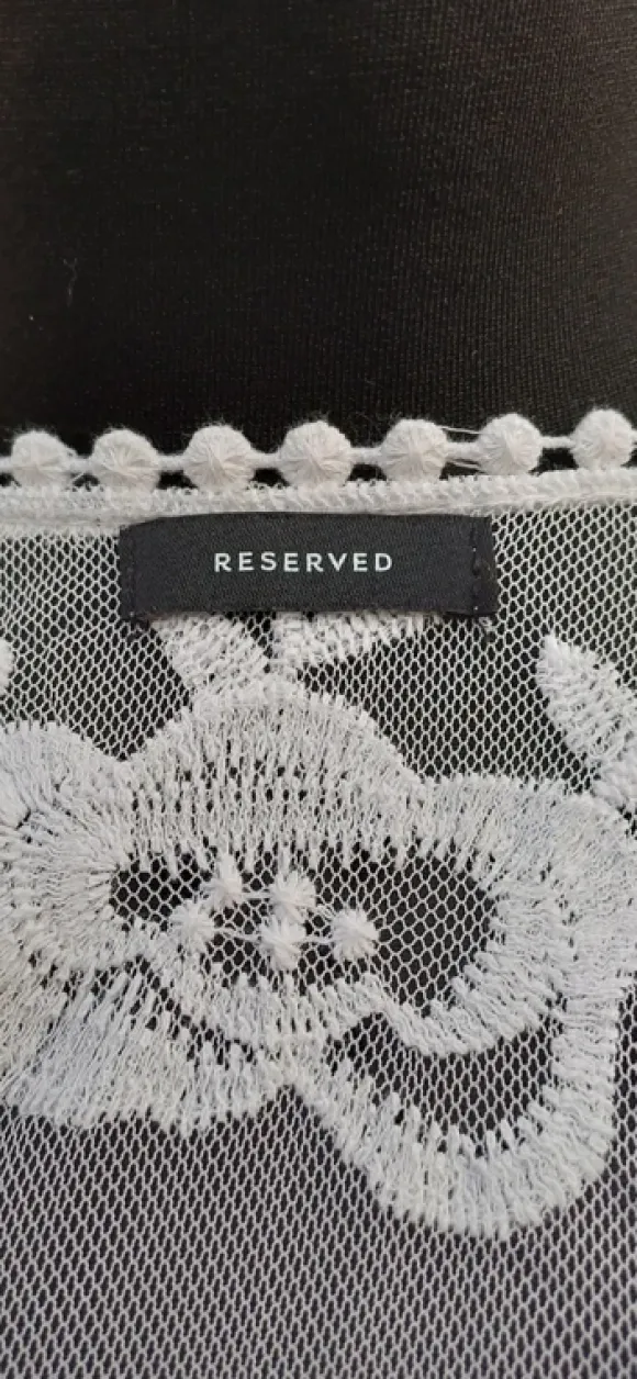Koronkowa biała narzutka z wiązaniem długa boho peniuar z wiązaniem rozmiar uniwersalny Reserved