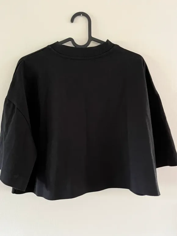 Kort, boxig t-shirt från COS