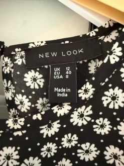 Kortärmad blus från New Look med tags aldrig använd storlek 40