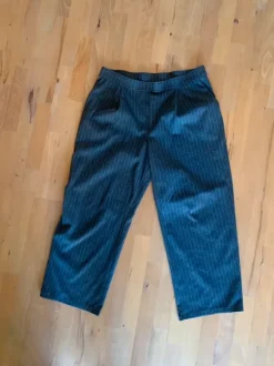 Kostymbyxa och väst med knytband