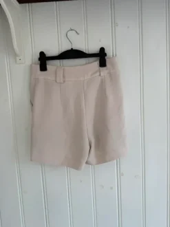 Kostymshorts