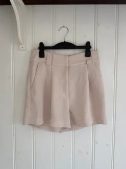 Kostymshorts