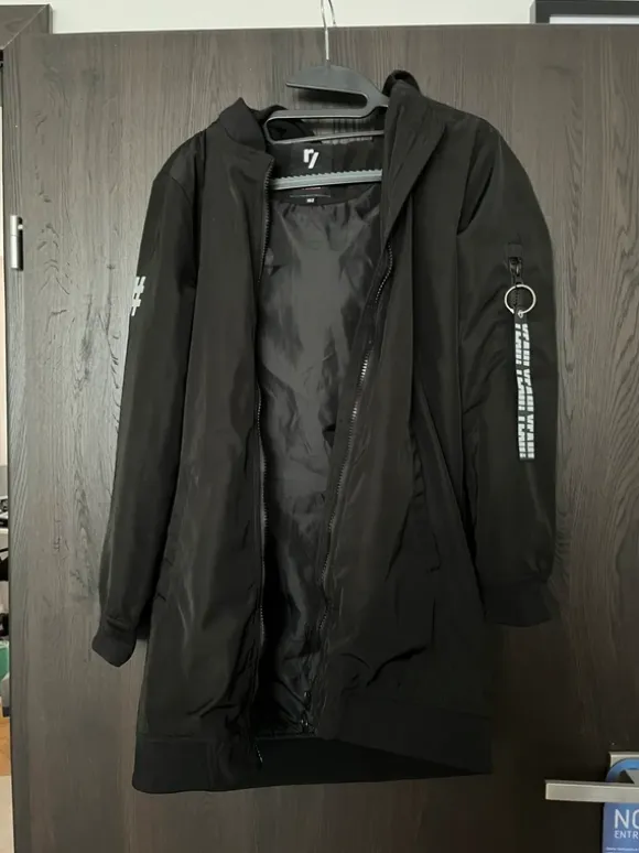 Kurtka bomberka z kapturem bluza