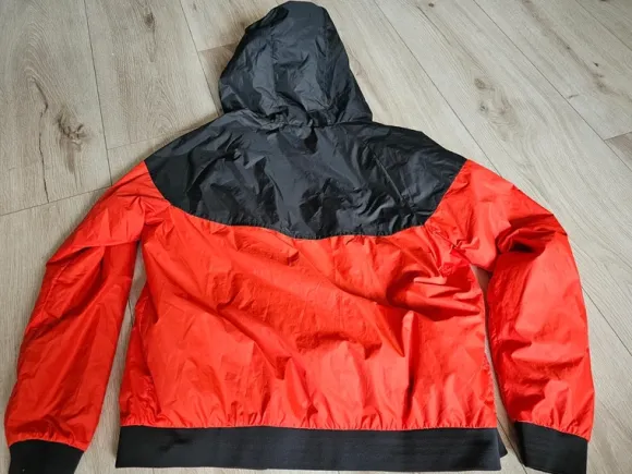Kurtka wiatrówka Nike, rozm. L.