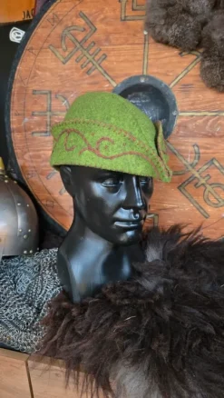 Larp, cosplay. Średniowieczna filcowa czapka - ręcznie szyta