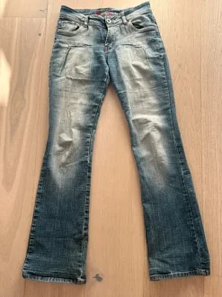 Lav taljede jeans