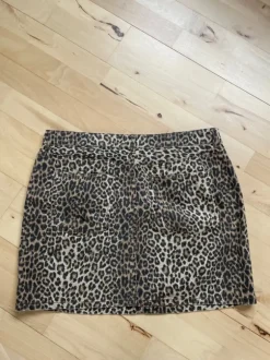 Leopard nederdel fra Only