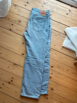 Levis 751