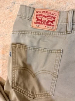 Levis 508 chinos