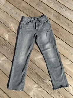 Levi’s 501 Cropped Gray W 23