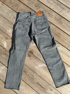 Levi’s 501 Cropped Gray W 23