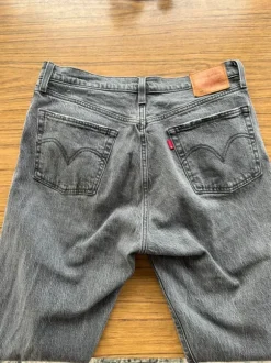 Levis 501 grå w30 l32