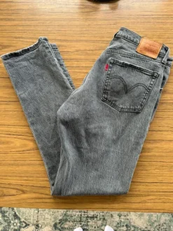 Levis 501 grå w30 l32
