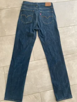 Levi’s 724 High Rise Straight. Str. 27 (se foto).