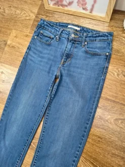 Levi's 714 Straight Levi Strauss jeansy damskie elastyczne proste 28 / M niebieskie bawełna premium