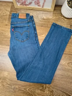 Levi's 714 Straight Levi Strauss jeansy damskie elastyczne proste 28 / M niebieskie bawełna premium