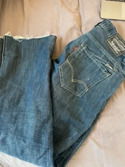 Levis Jeans