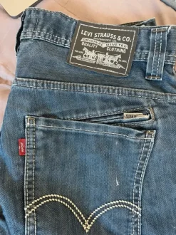 Levis Jeans