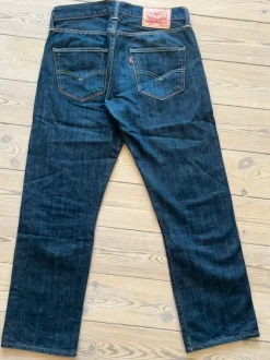Levis jeans