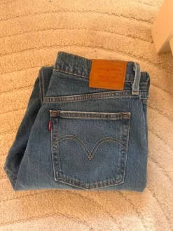 Levis jeans