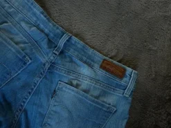 Levis Jeans