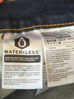 Levi’s jeans i mørkeblå W31/L32
