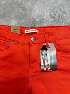 Levi’s krótkie spodenki łososiowe slim nowe z metkami rozciągliwe bawełniane lato S 36
