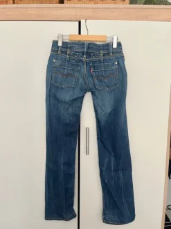 Levi’s lavtaljede jeans