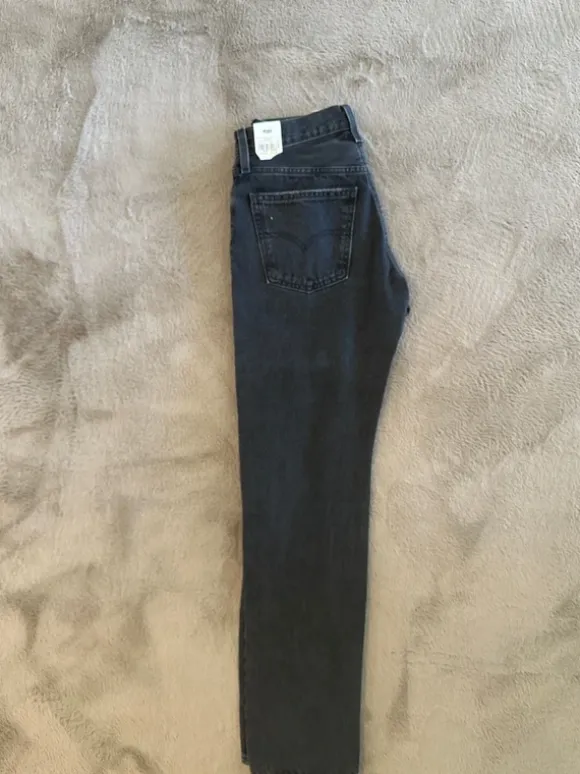 Levi’s Middy Straight women 26x33 ny