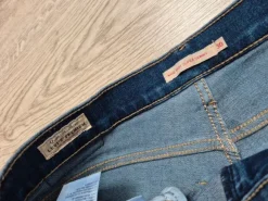 Levi's Premium Mile High Super Skinny W30 | L | damskie